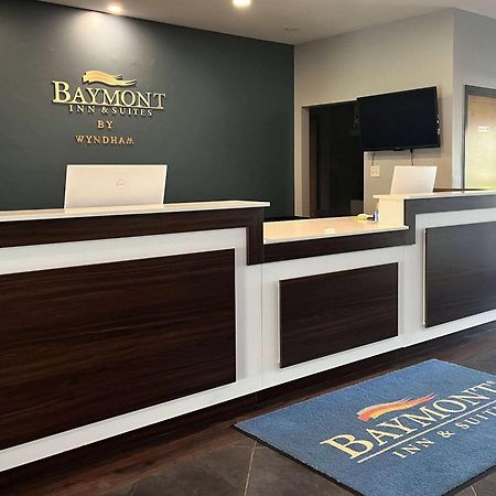 Baymont By Wyndham Indianapolis Northeast Hotel Exterior photo
