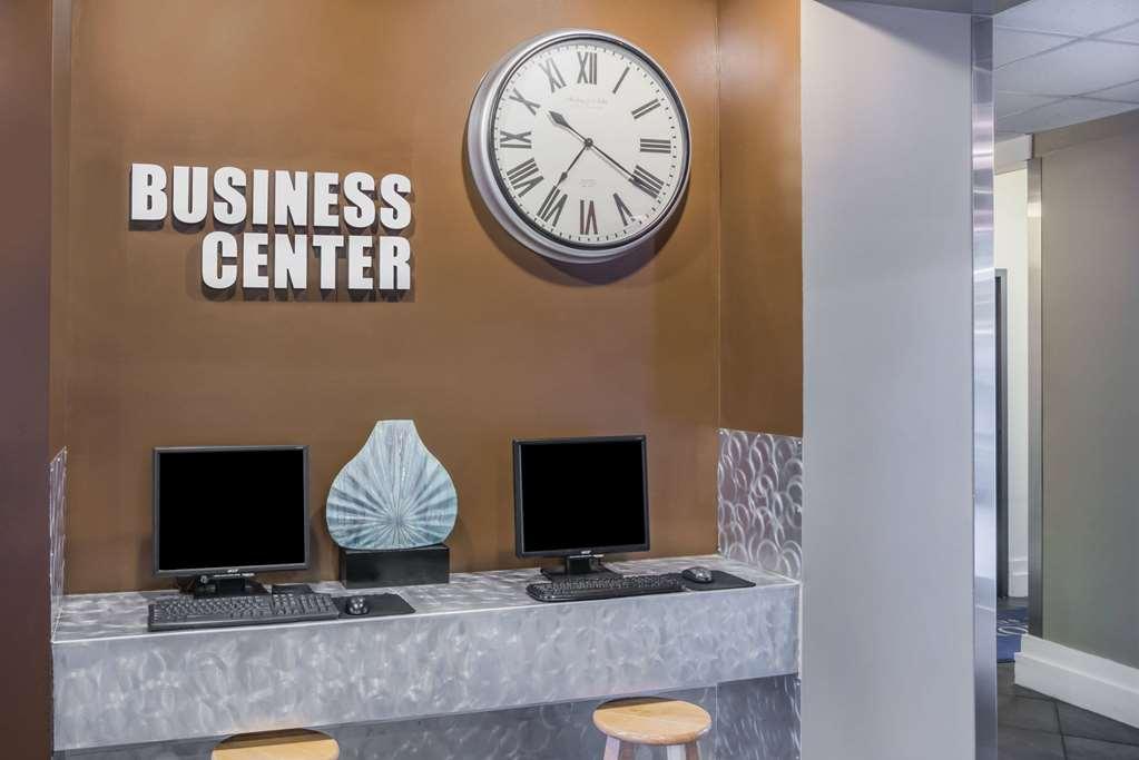 Baymont By Wyndham Indianapolis Northeast Hotel Facilities photo