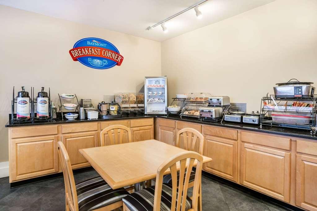 Baymont By Wyndham Indianapolis Northeast Hotel Facilities photo